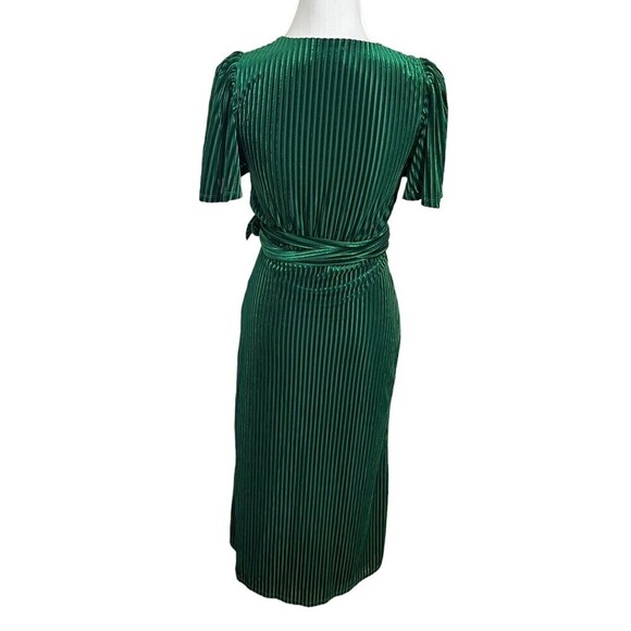 Welcome to my closet! - Picture 8 of 12